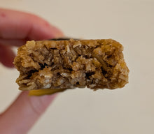 Load image into Gallery viewer, Almond Butter Oat Bar (16 bars)